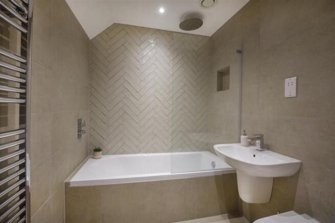 2 bed Duplex for sale Image 9