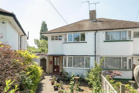 Pine Gardens, Ruislip