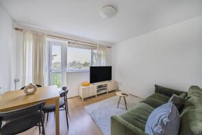 60, Smithwood Close, London SW19 6JL