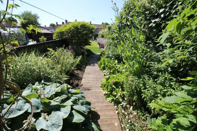 Rear Garden5.JPG
