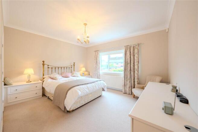 2 bed Bungalow for sale Image 6