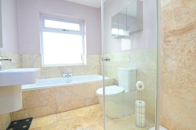 4 bed Semi-Detached for sale Image 11