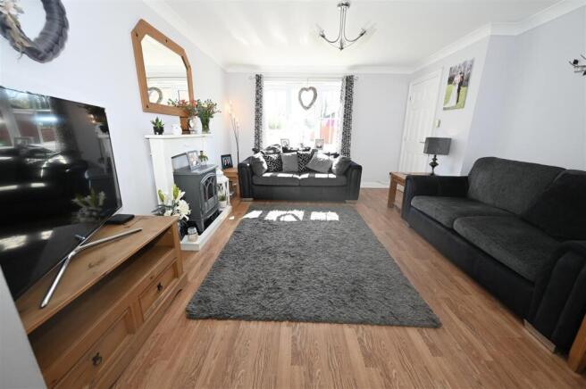 4 bed Detached for sale Image 5