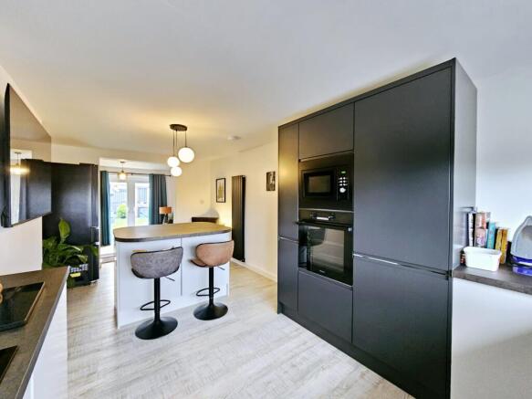 0c85261b-21f0-446d-8096-13c9a6845e78