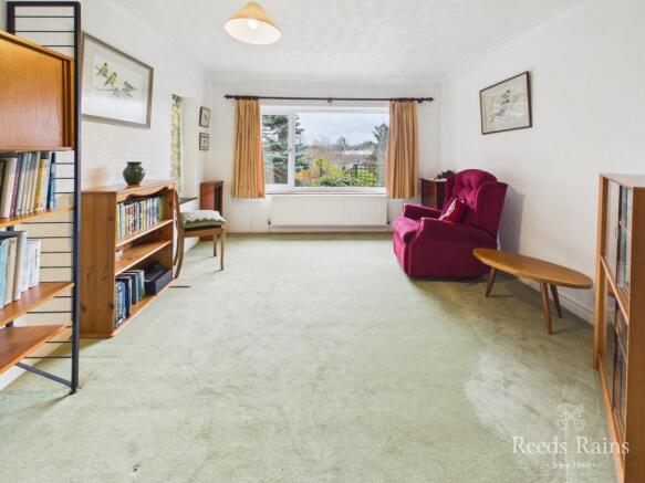 4 bed Bungalow for sale Image 11