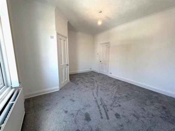 3 bed Terraced for sale Image 11