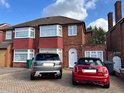 Francklyn Gardens, Edgware HA8