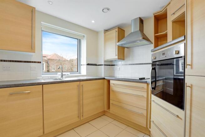 08-4c38JHMCS - 30 Elles House - 10-medium.jpg