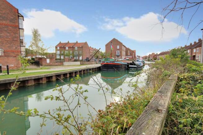3 bed Terraced for sale Image 7