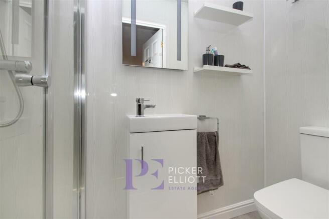 Recently Fitted En Suite