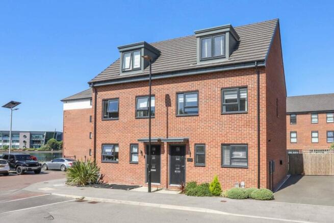 3 bed Semi-Detached for sale in doncaster