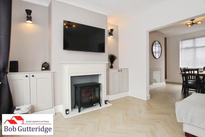 BAY FRONTED LOUNGE