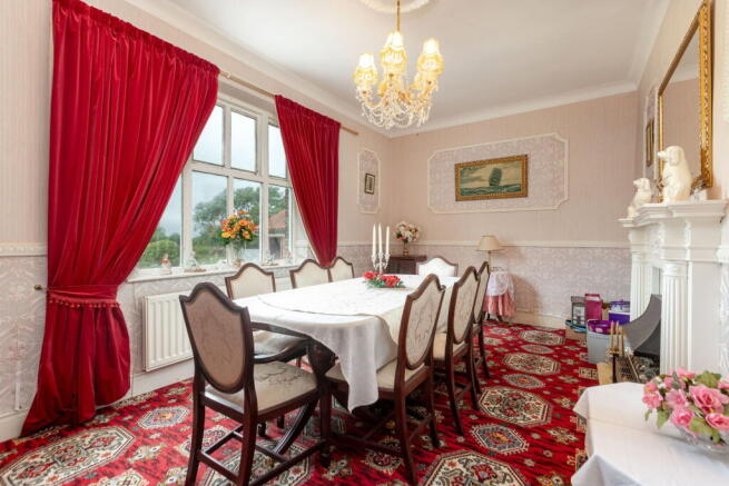 5 bed Detached for sale Image 10