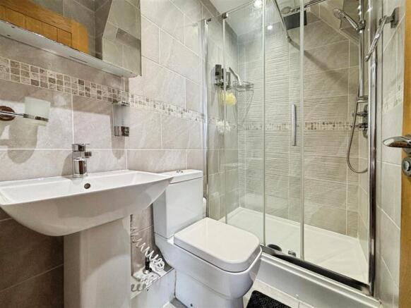 4 bed Terraced for sale Image 11