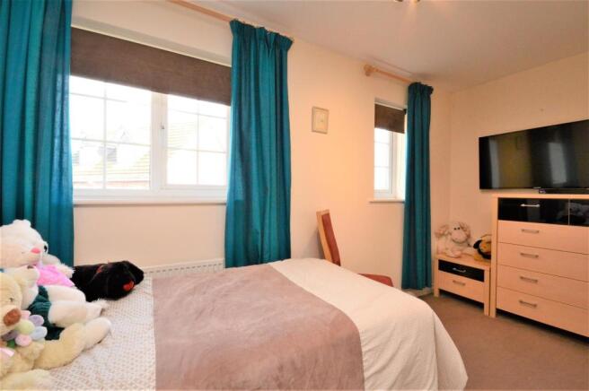 05 bed 2 woodfield.JPG