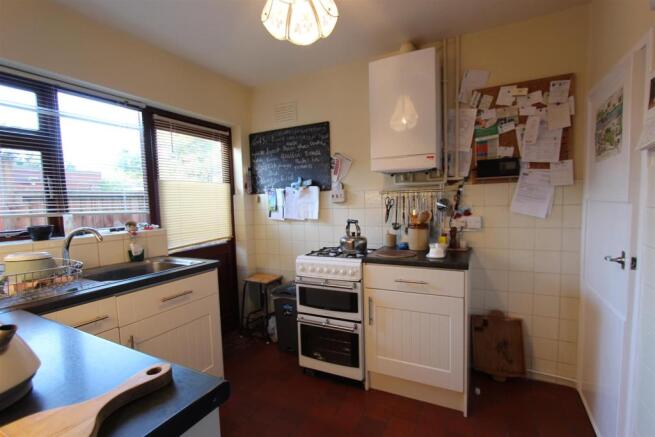 6 Spencer Avenue Kitchen 0892.JPG