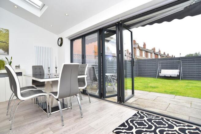 4 bed Semi-Detached for sale Image 6