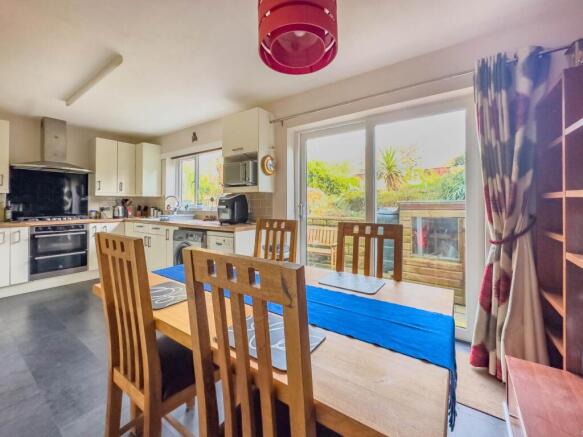 4 bed Detached for sale Image 5