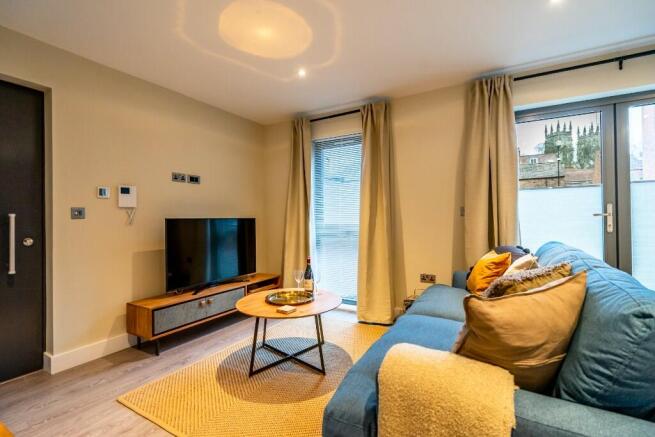 1 bed Ground Flat to rent Image 11