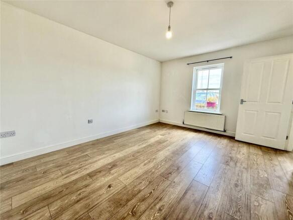 3 bed Terraced for sale Image 4