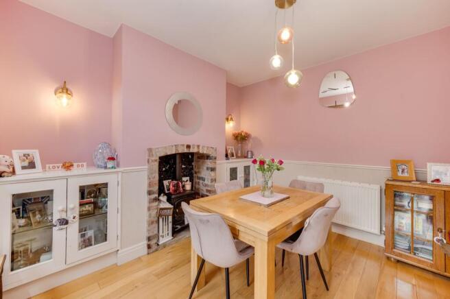 KITCHEN, DINER AND LOUNGE