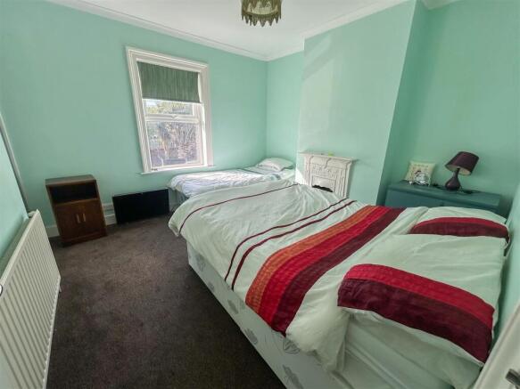 Warwick Road, Clacton-On-Sea photo 4
