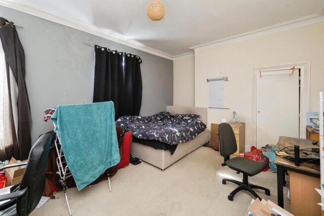 3 bed Terraced for sale Image 10