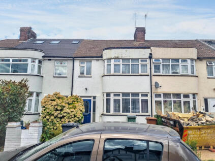 32 Hollywood Road, Chingford, Greater London E4 8JE
