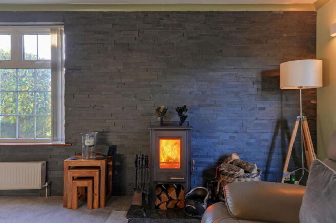 4 bed Detached for sale Image 4