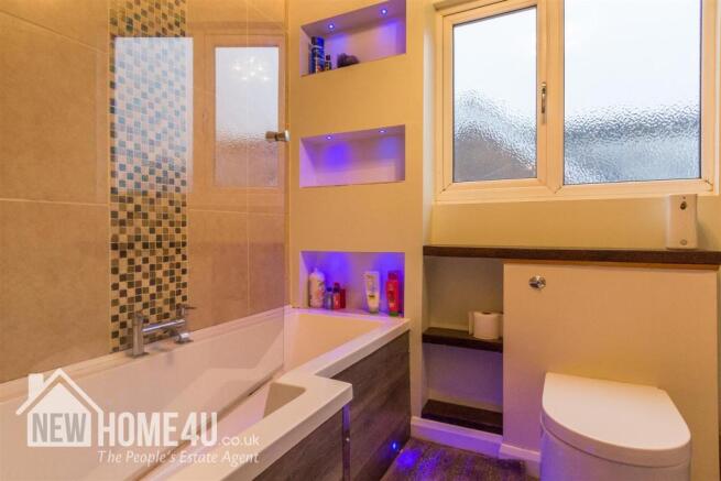 FAMILY BATHROOM: