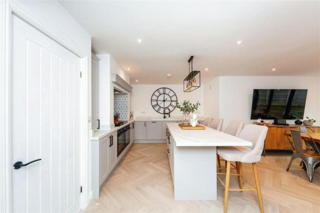 Kitchen/ Family Room