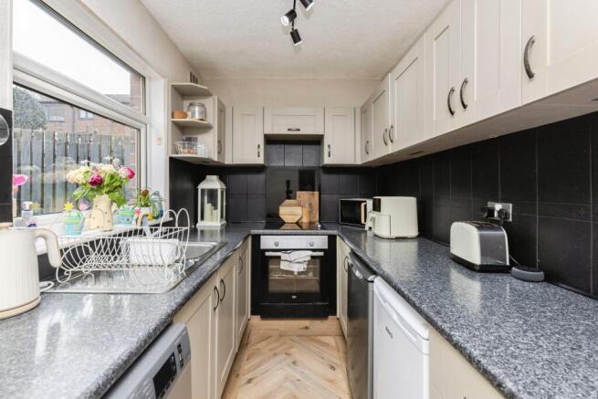 3 bed Semi-Detached for sale Image 5