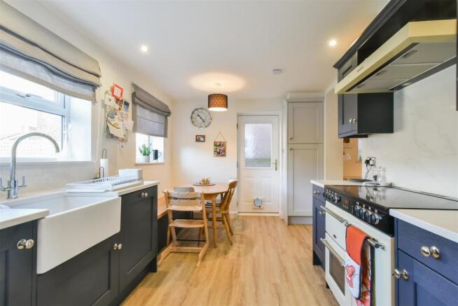 dining kitchen 2.JPG