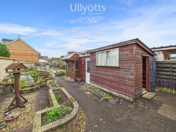 2 bed Semi-Detached Bungalow for sale Image 5