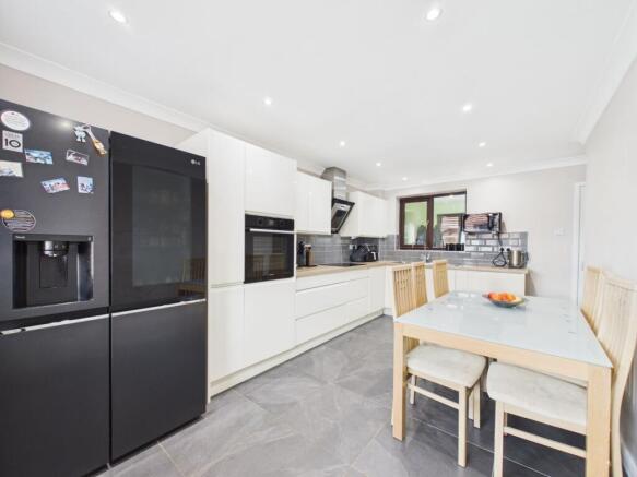 3 bed Detached for sale Image 10