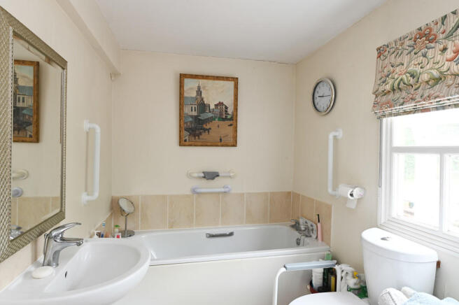 Photo 8