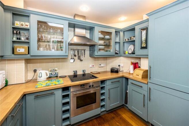 2 bed Apartment for sale Image 12