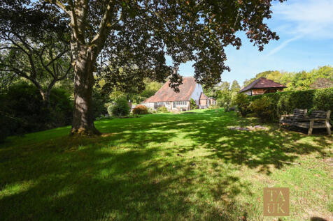 Lordine Lane, Ewhurst Green, TN32