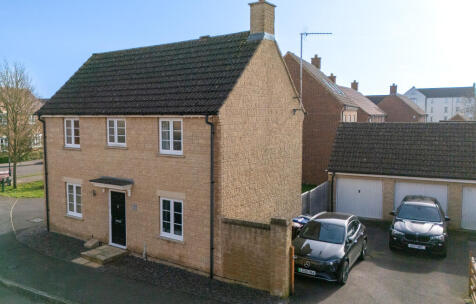 Stickleback Road, Calne, SN11