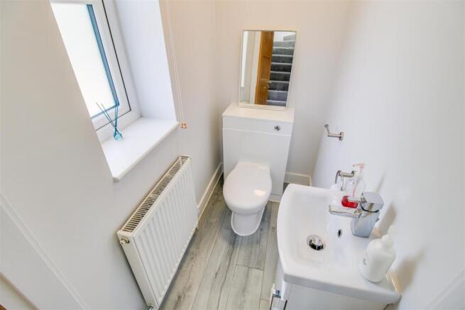 3 bed Semi-Detached Bungalow for sale Image 10