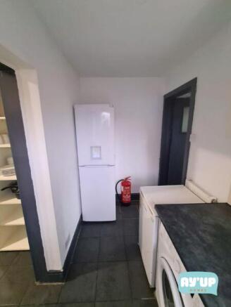 1 bed House Share to rent Image 7