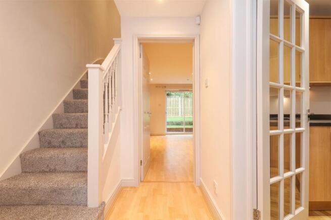 3 bed Terraced to rent Image 6