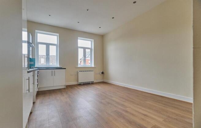 flat 2 high street_2.jpg