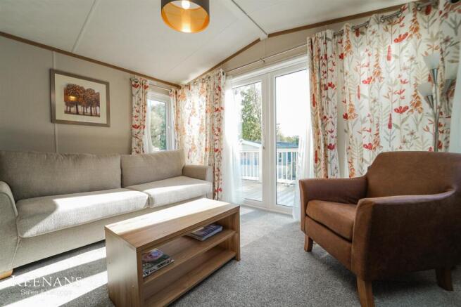 2 bed Park Home for sale Image 4
