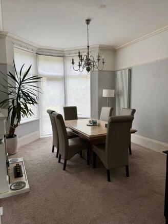 5 bed Semi-Detached for sale Image 11