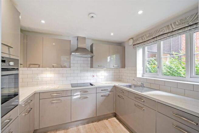 1 bed Retirement Property for sale Image 4