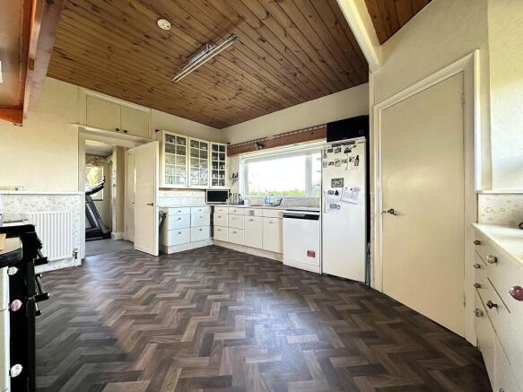 3 bed Detached for sale Image 6
