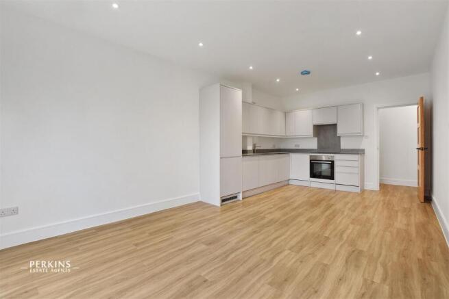 GC- Flat 6 115 Twyford Ave  - LIVING..JPG