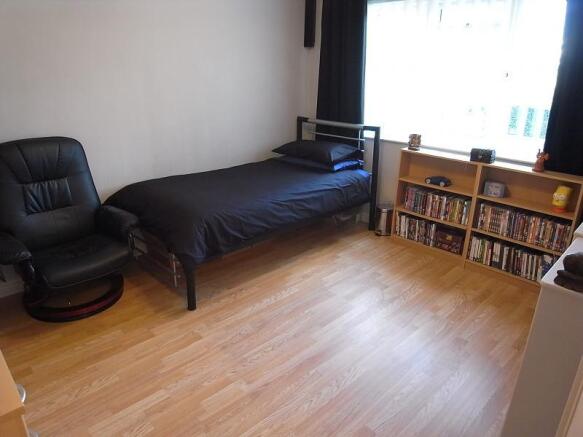 Fourth bedroom or reception room