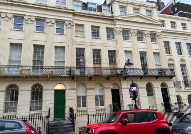 Studio flat on Flat 4, 7 Oriental Place, Brighton, BN1 2LJ, £70,000